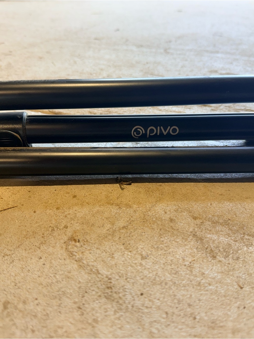 Pivo Black Tripod/Stand